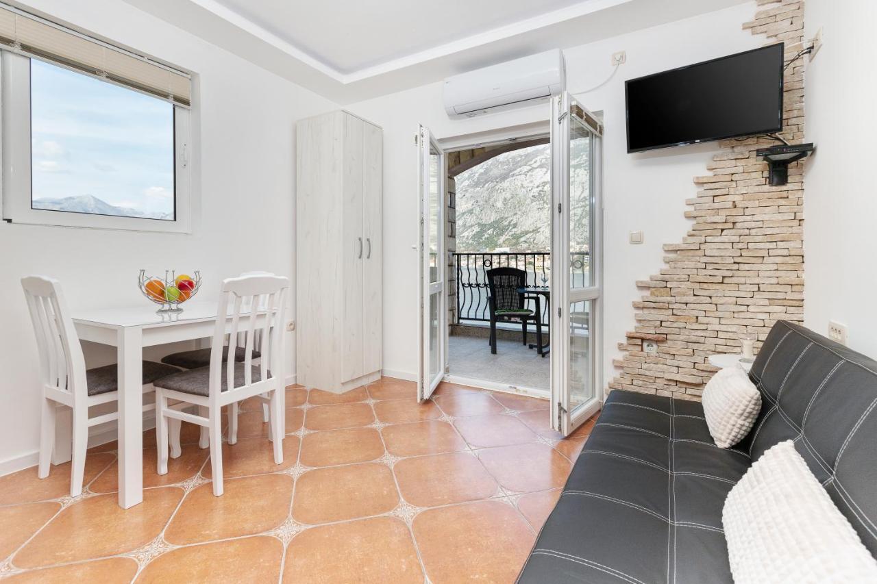 Apartments Vukovic Kotor Bagian luar foto