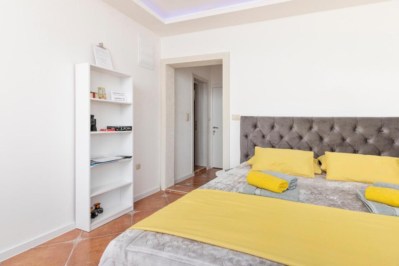 Apartments Vukovic Kotor Bagian luar foto