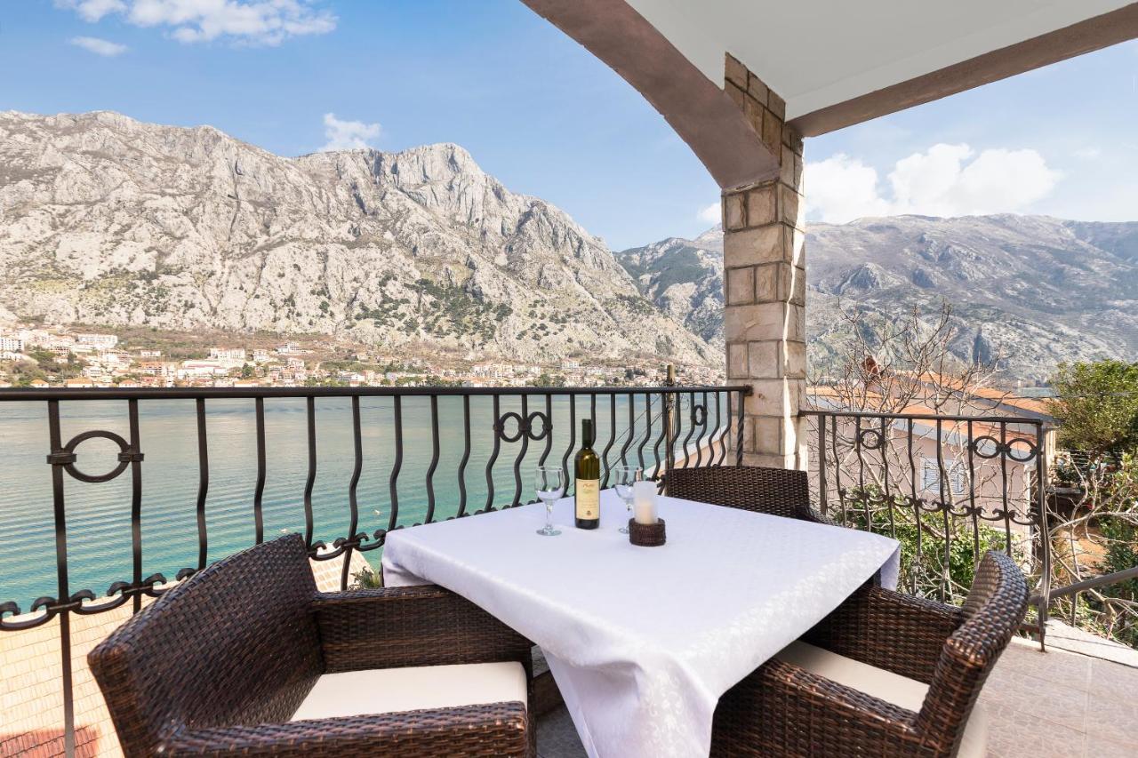 Apartments Vukovic Kotor Bagian luar foto