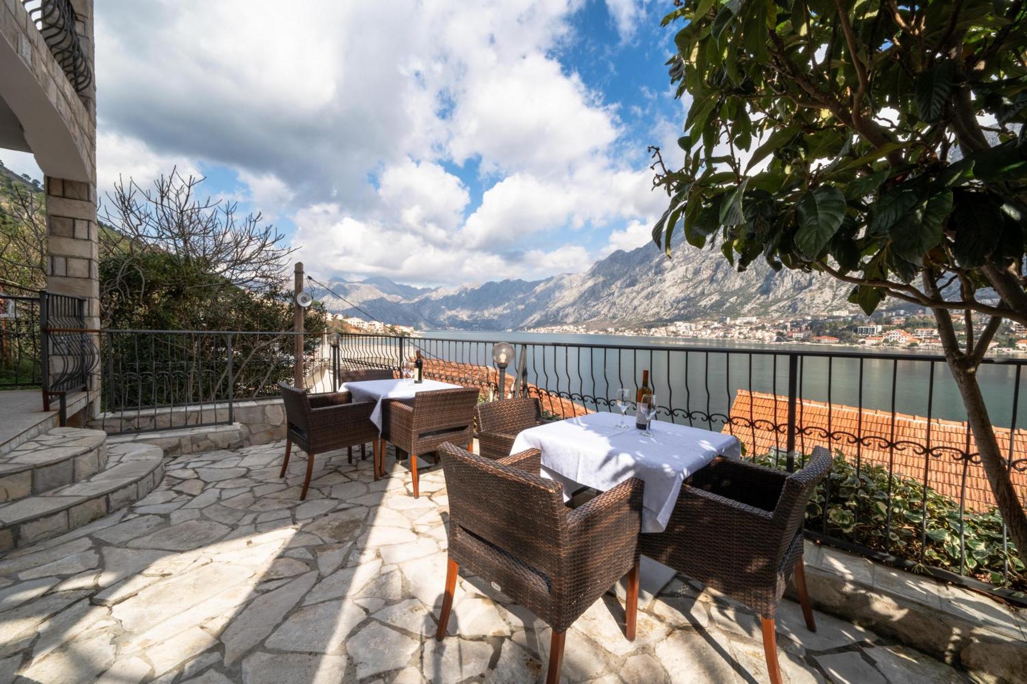 Apartments Vukovic Kotor Bagian luar foto