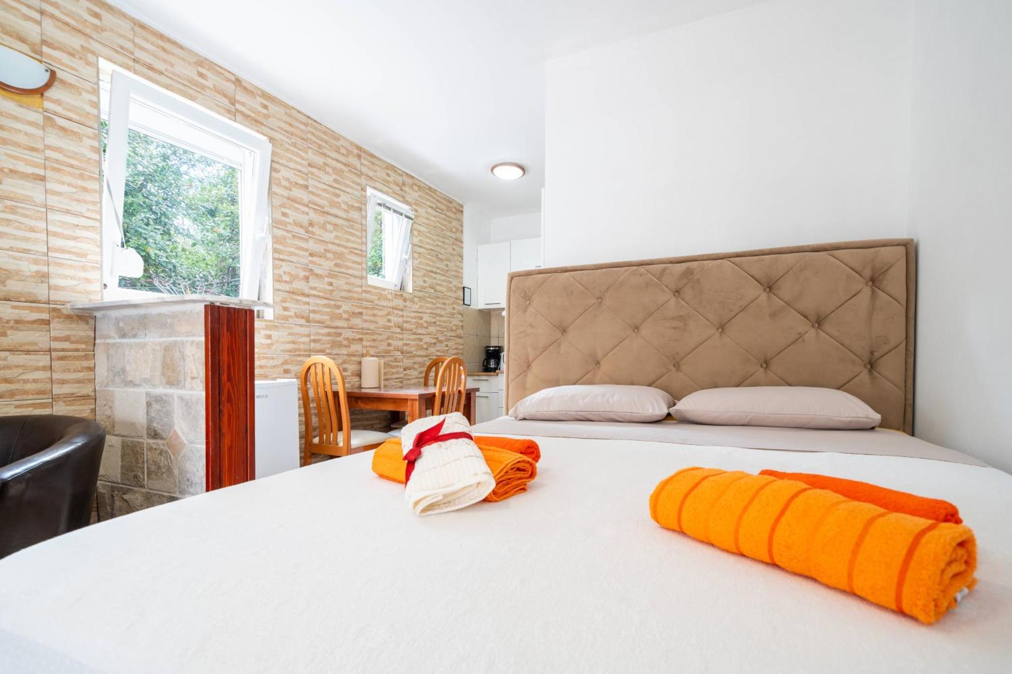 Apartments Vukovic Kotor Bagian luar foto